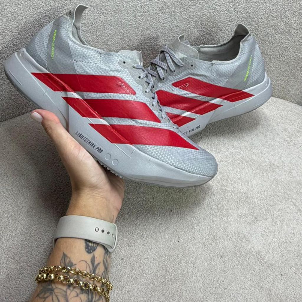 ADIDAS ADIZERO ADIOS PREMIUM - Cinza/Vermelho