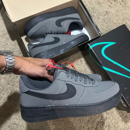 Nike Air Force - Cinza Preto