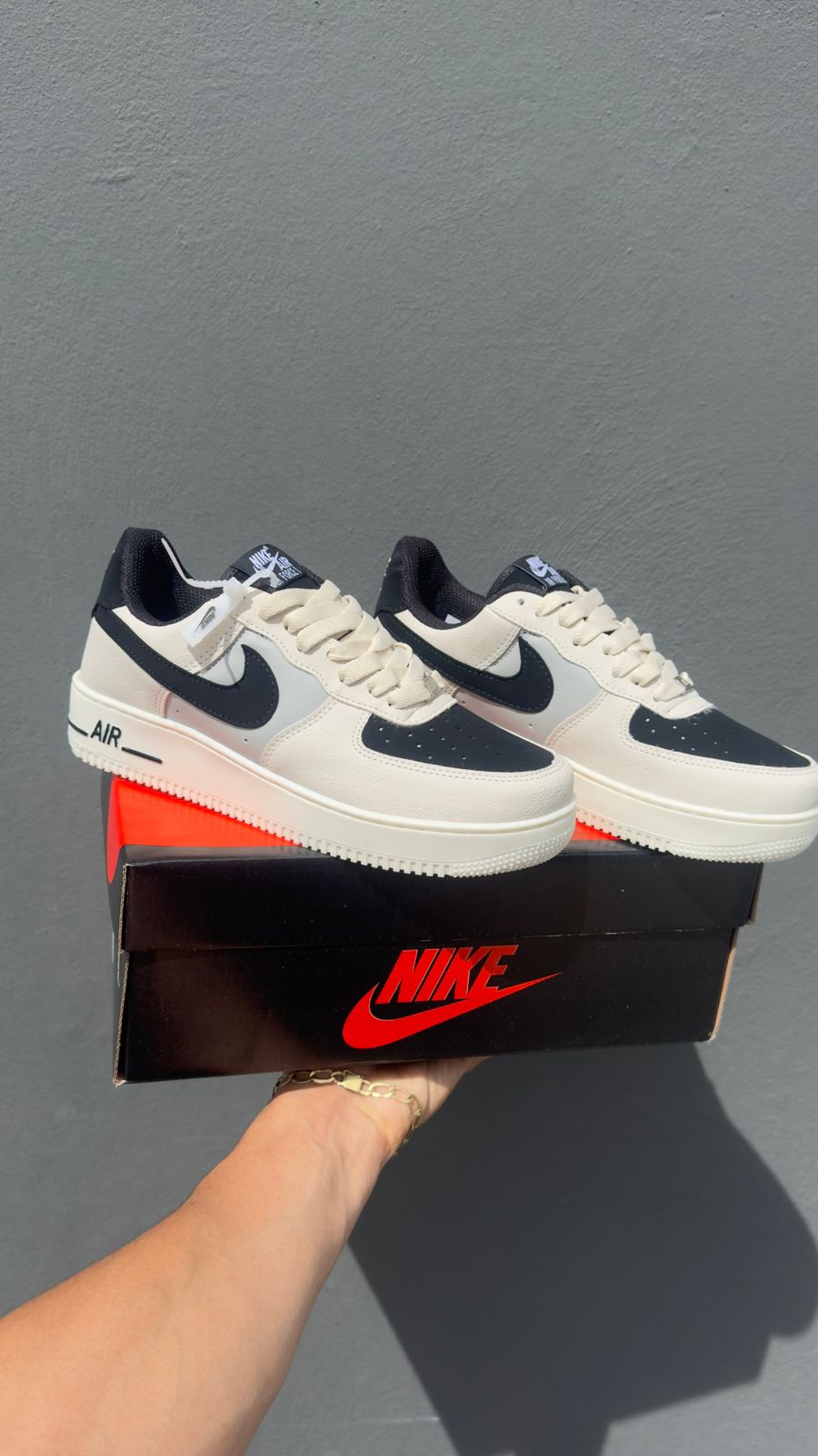 Air Force preto off White