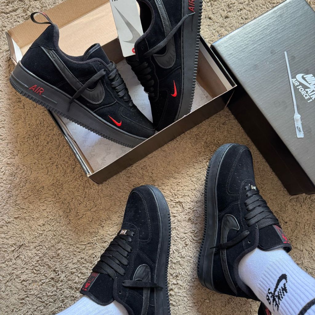 Nike Air Force - Camurça