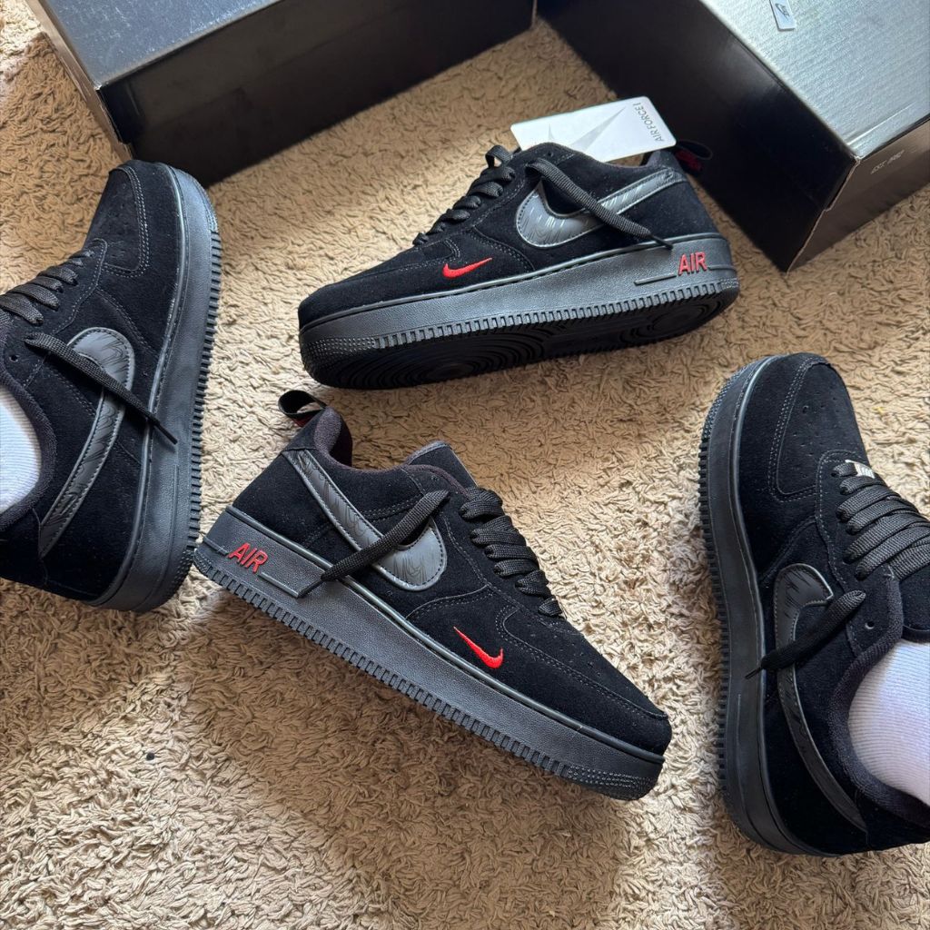 Nike Air Force - Camurça