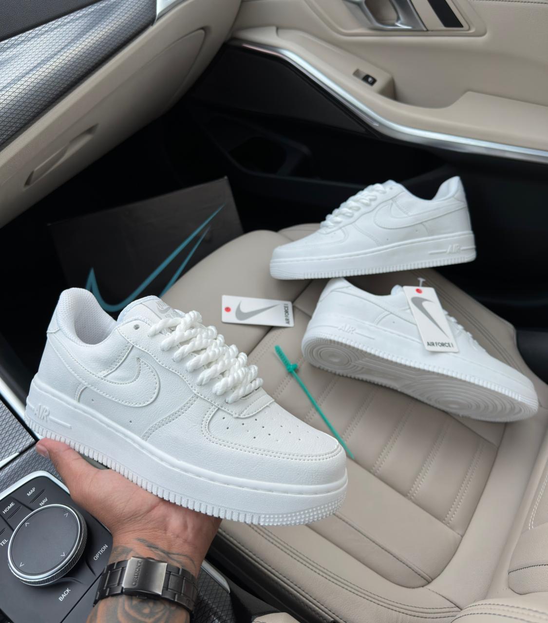 NIKE AIR FORCE CORDA - Branco